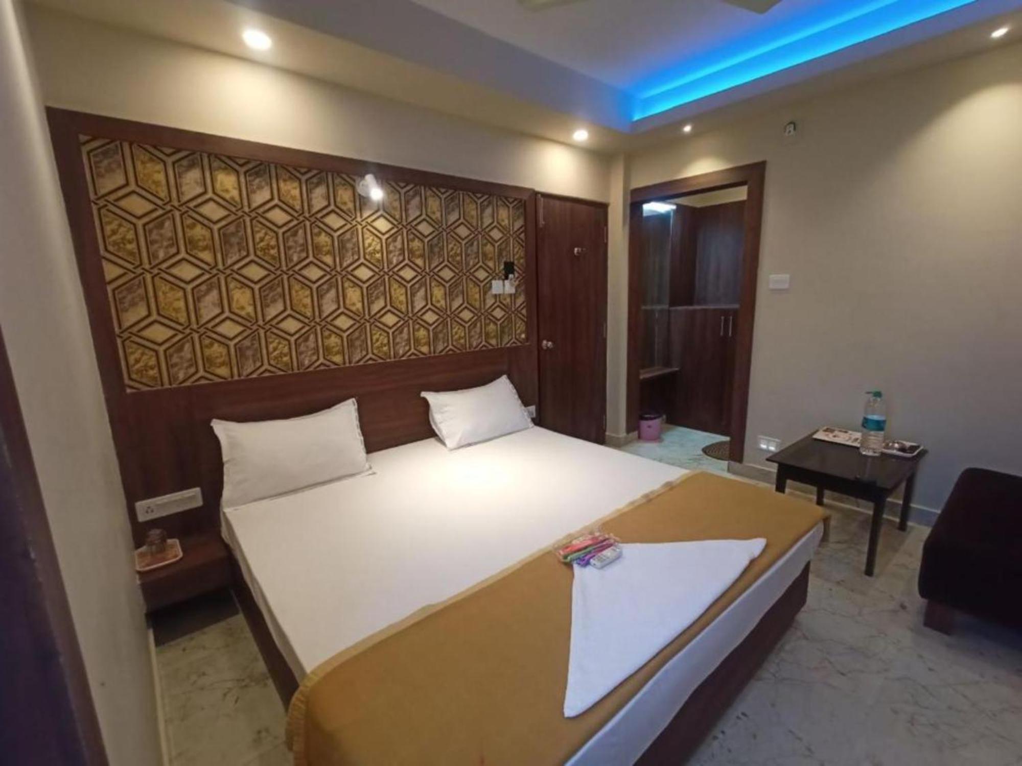 Hotel Park View - Lift Facilities- Near Sea Beach Best Choice Of Travellers By Morservices Puri Esterno foto
