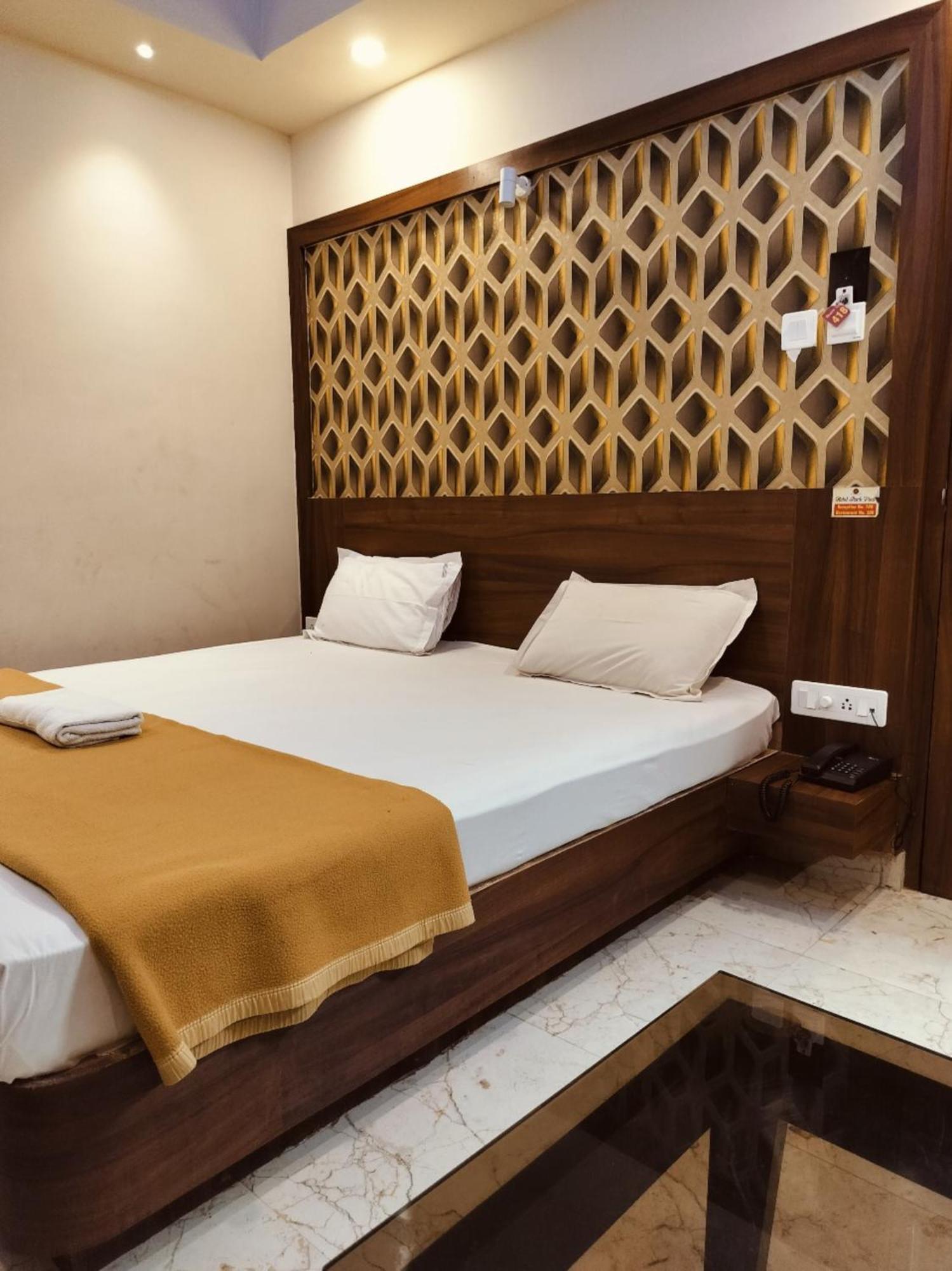 Hotel Park View - Lift Facilities- Near Sea Beach Best Choice Of Travellers By Morservices Puri Esterno foto