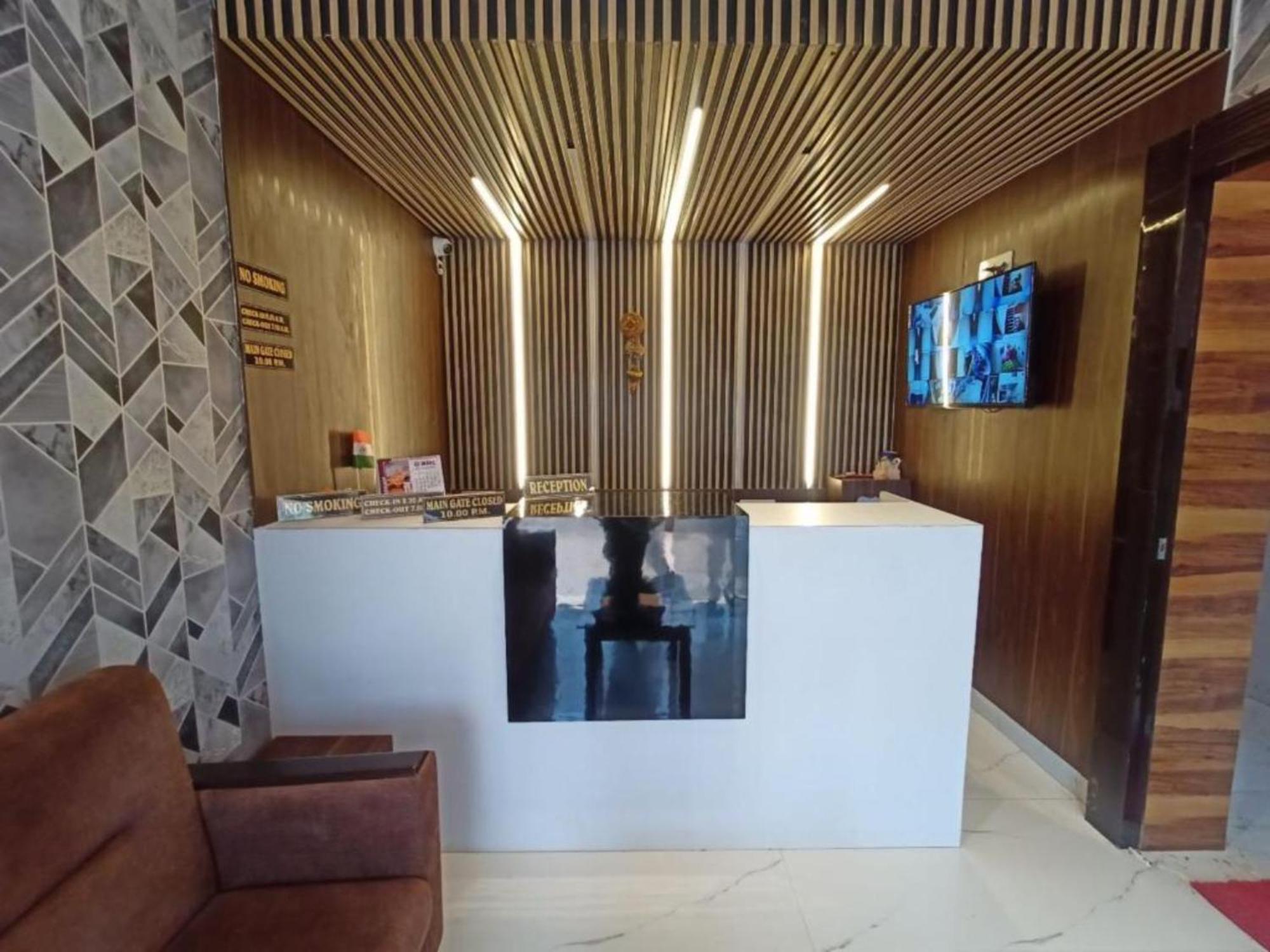 Hotel Park View - Lift Facilities- Near Sea Beach Best Choice Of Travellers By Morservices Puri Esterno foto
